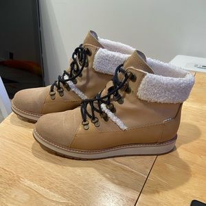 Toms Mesa boots - size 8.5
